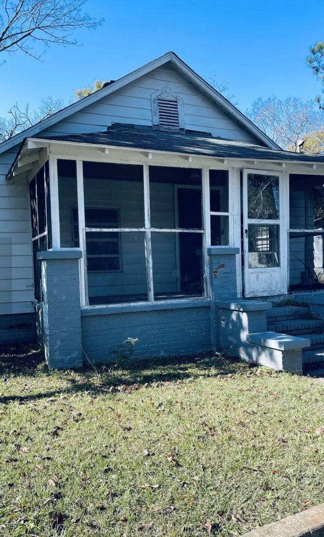 MACON House: 330 HORTMAN AVENUE