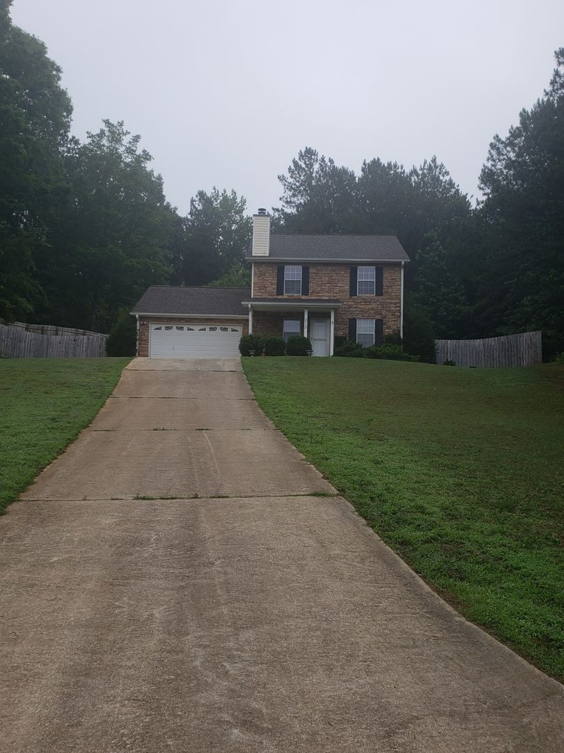 LOCUST GROVE House: 213 ABBY COURT