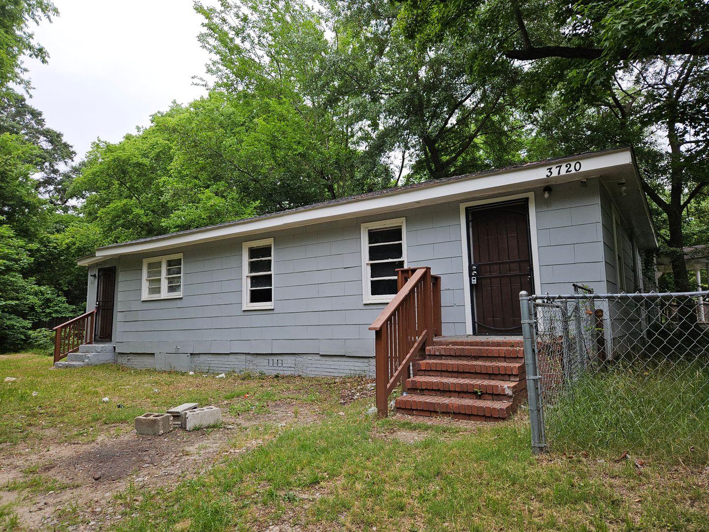 MACON House: 3720 W NAPIER AVE