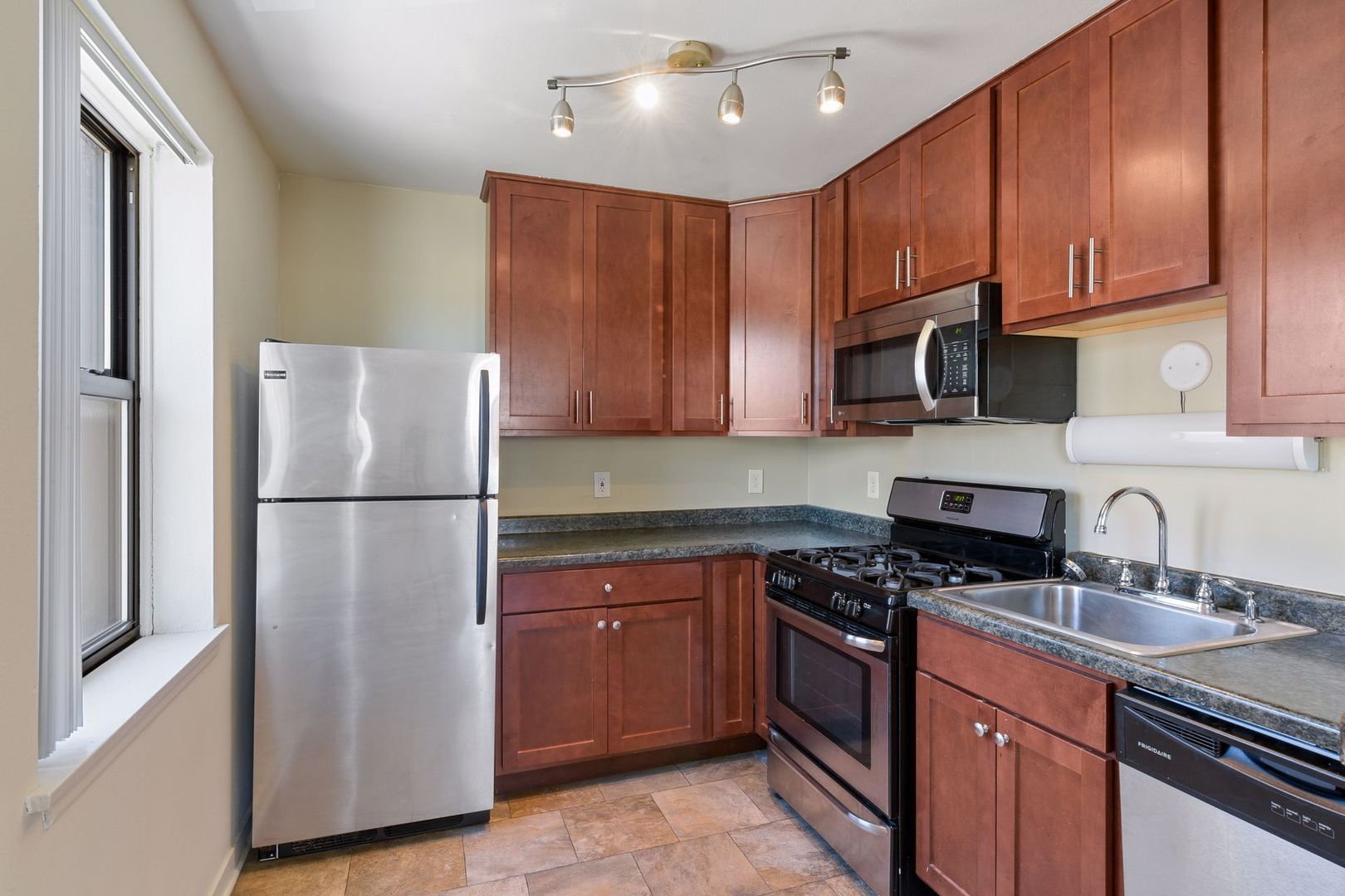 Minneapolis Apartment: 3441 Emerson Ave S