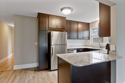 Large Remodeled 2 Bedroom – photo 1
