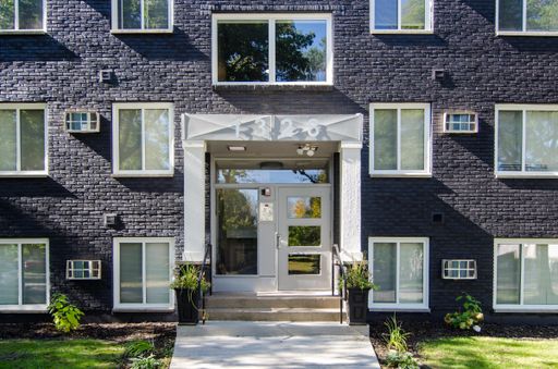 Spacious Remodeled 1 Bedrooms – photo 1
