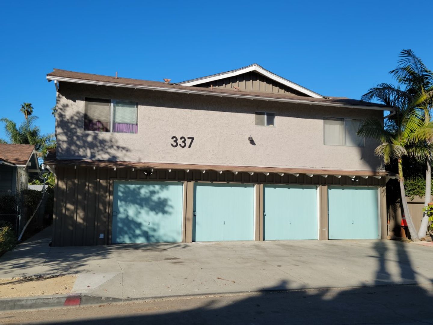 Long Beach Apartment: 337 Gladys Ave.