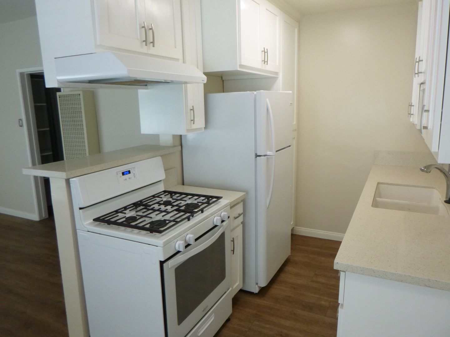 Long Beach Apartment: 620 Prospect Ave.