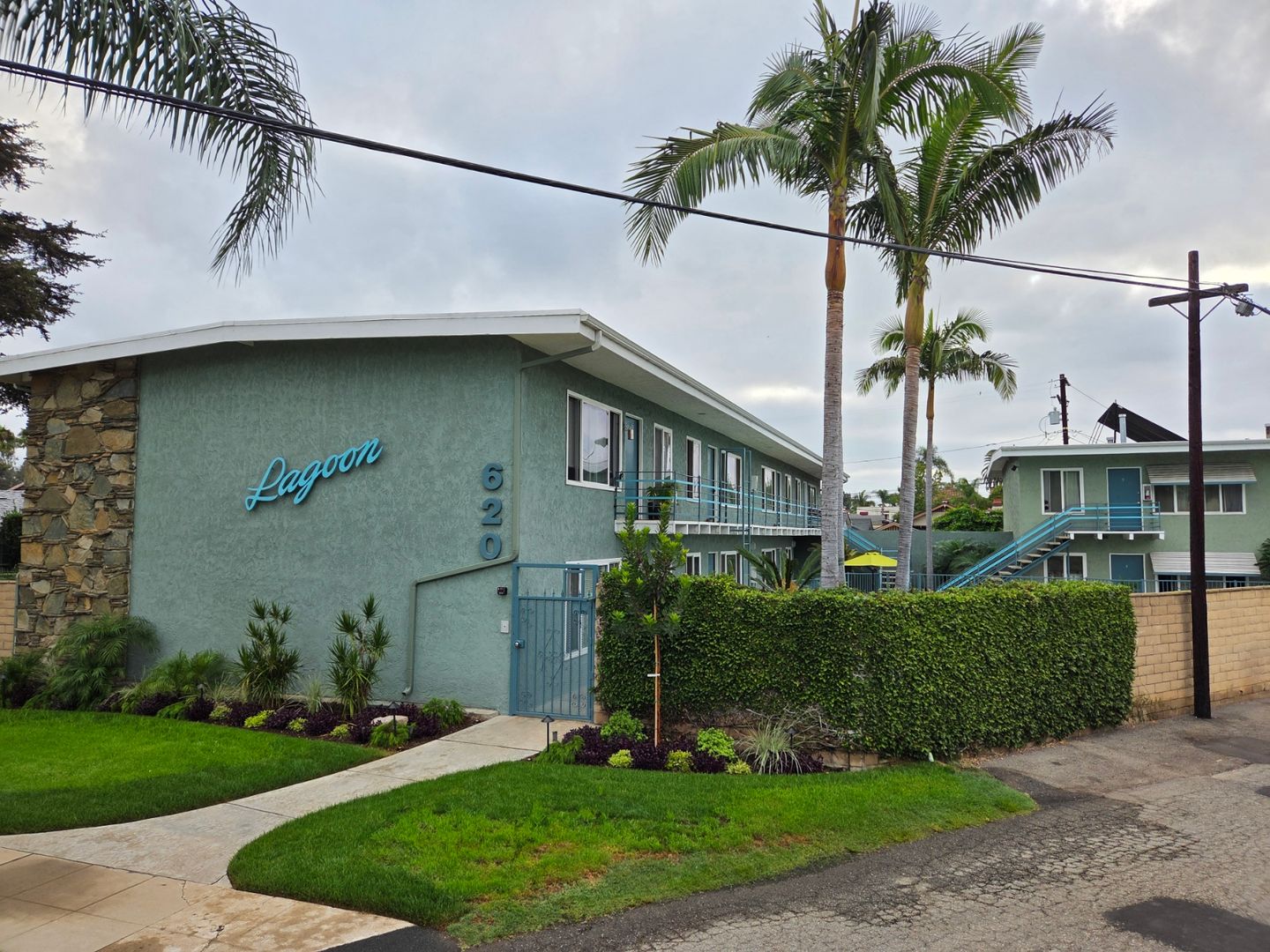 Long Beach Apartment: 620 Prospect Ave.