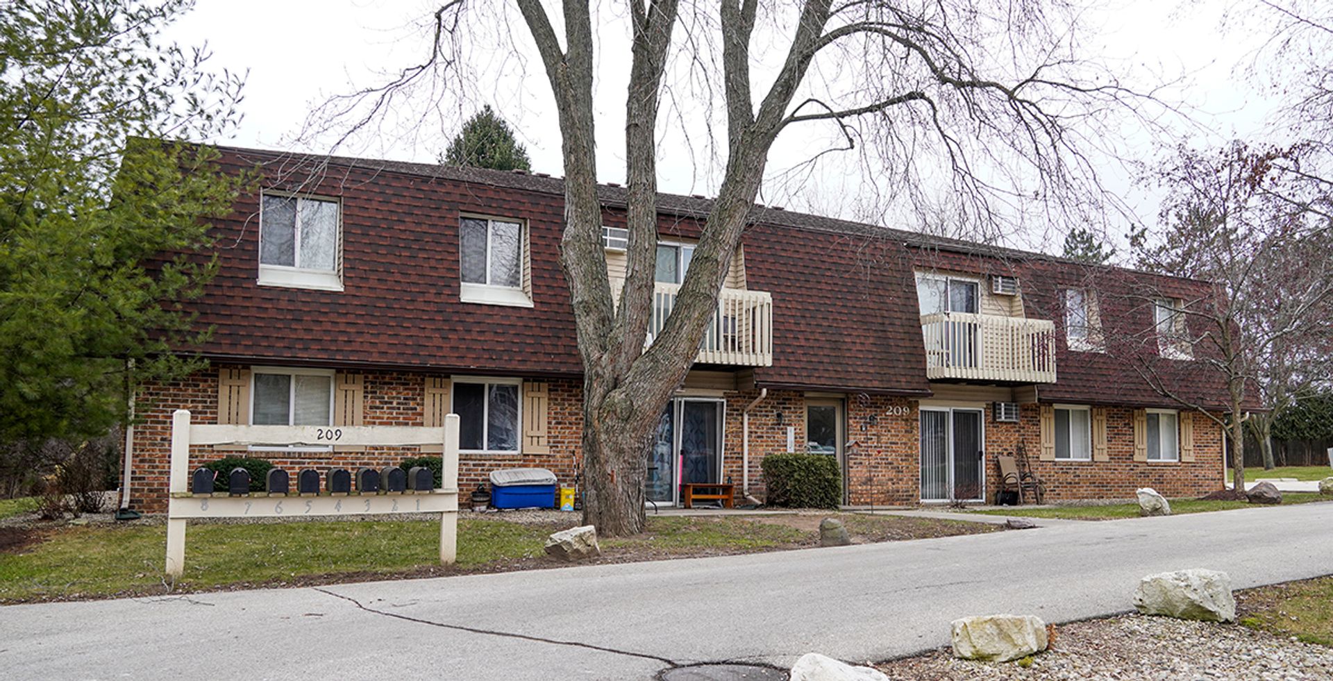 West Bend Apartment: 209-215 Roosevelt Drive