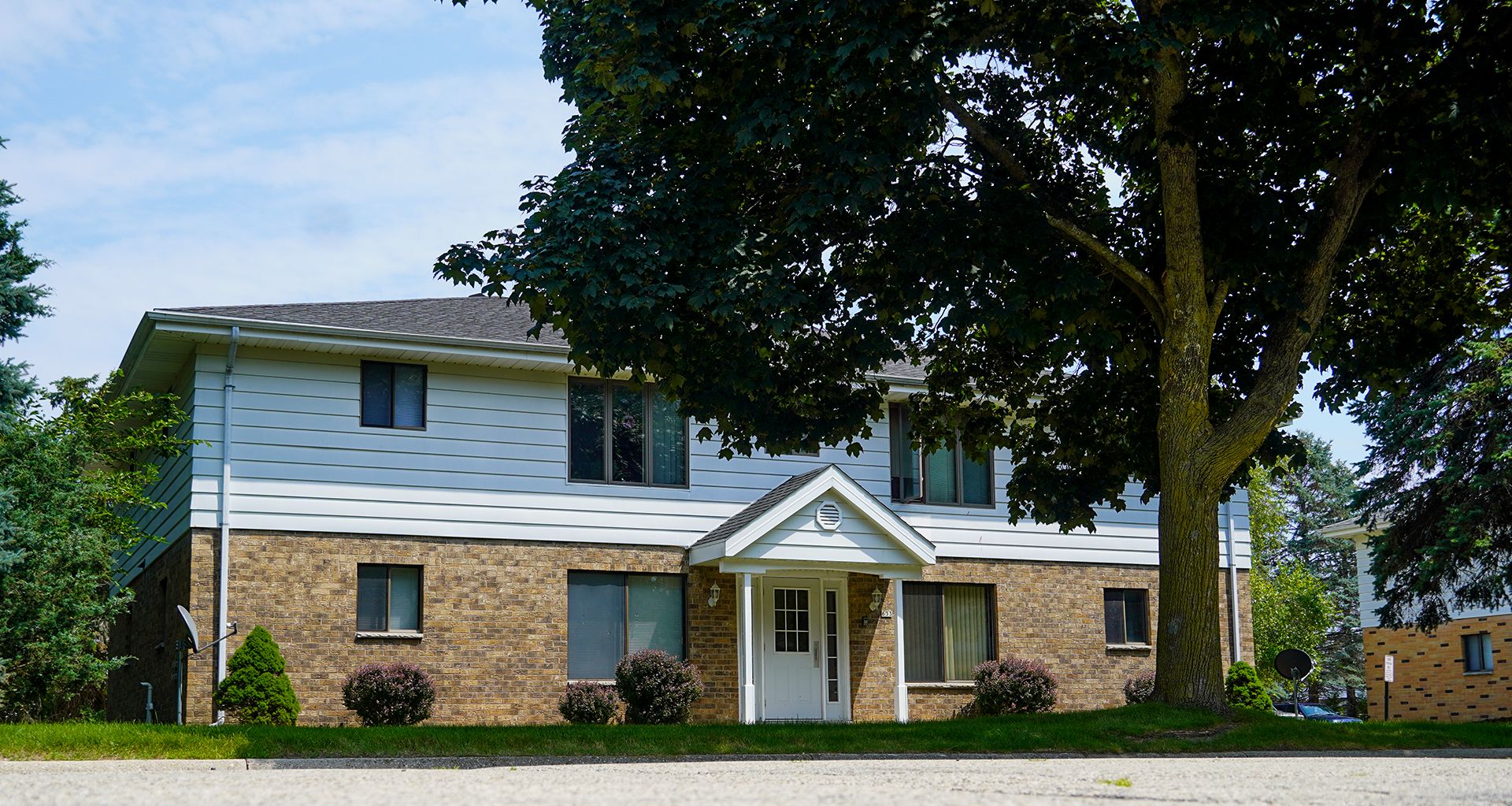 West Bend Apartment: 633 - 717 Imperial Ct