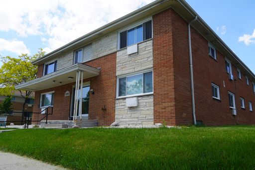 Affordable One-Bedroom Apartment in St. Francis - Apply for FREE!