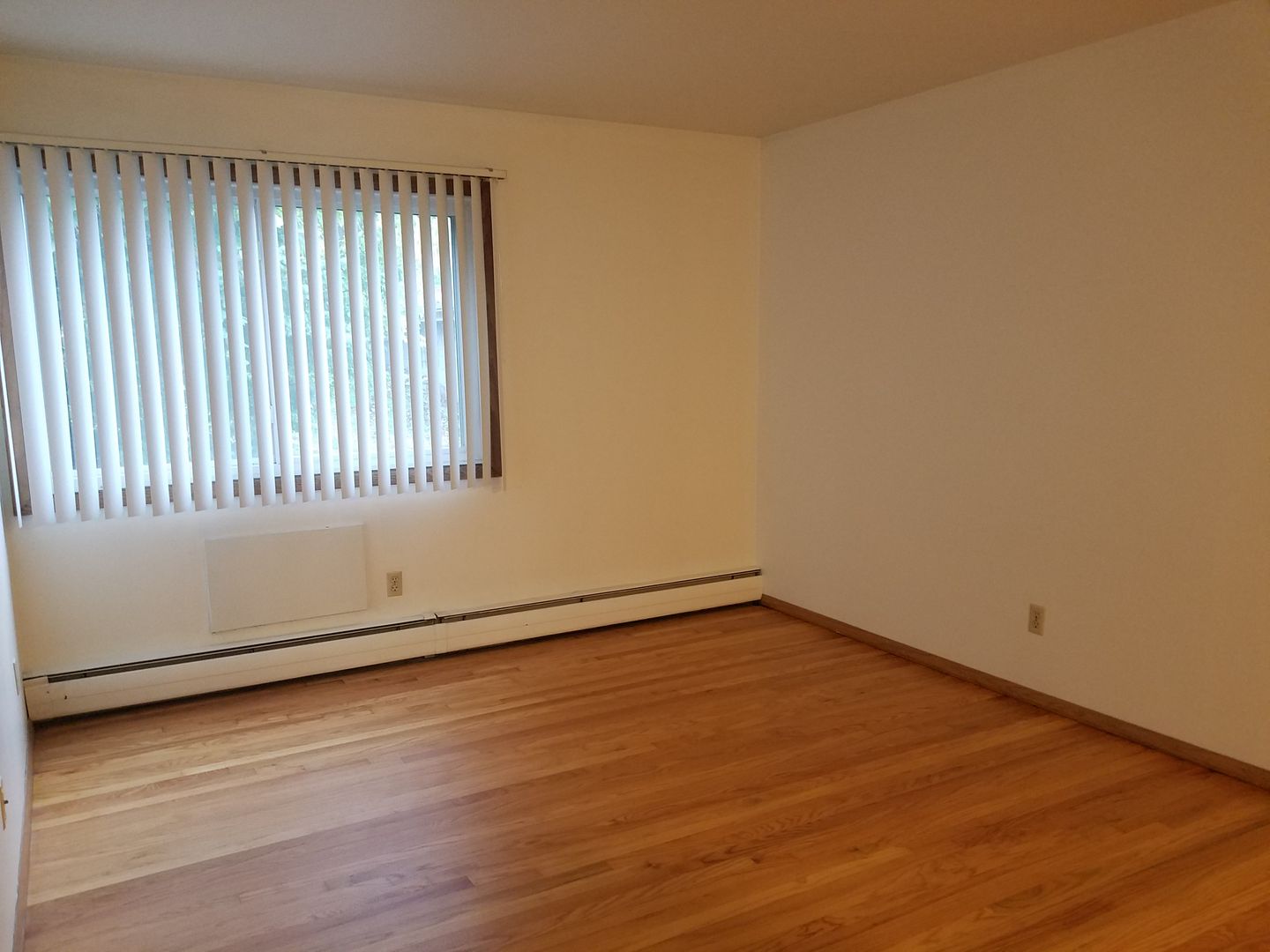 2812 E. Bolivar Ave., 06, St. Francis, WI 53235