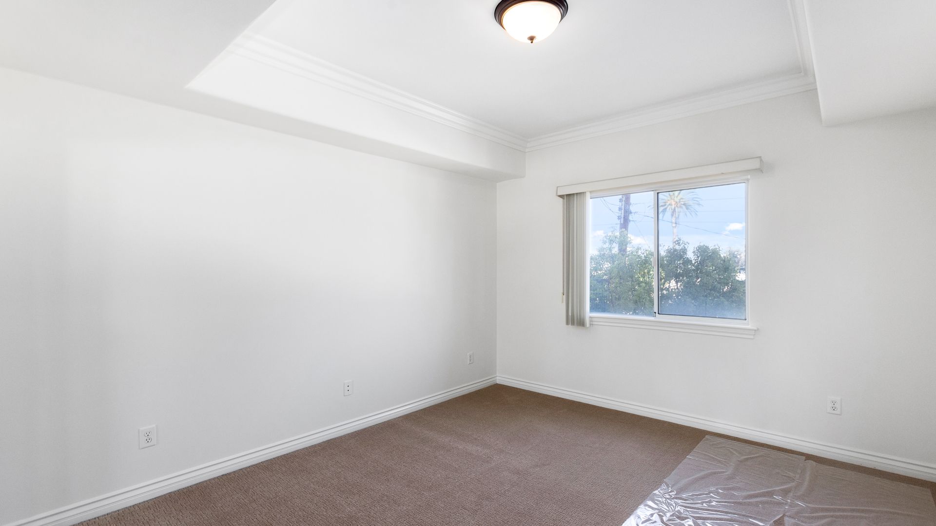 LOS ANGELES Apartment: 3328 OAKHURST AVE.