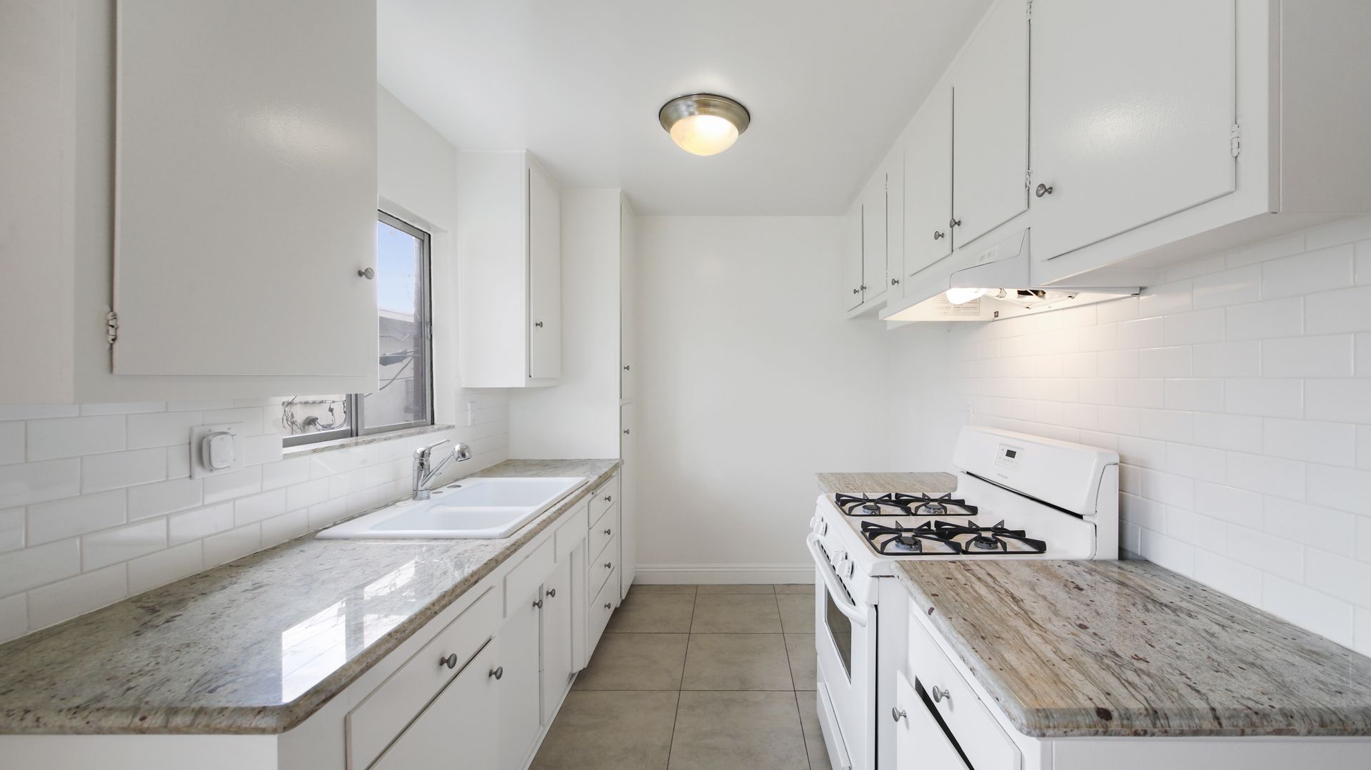 WEST HOLLYWOOD Apartment: 7548 HAMPTON AVE.