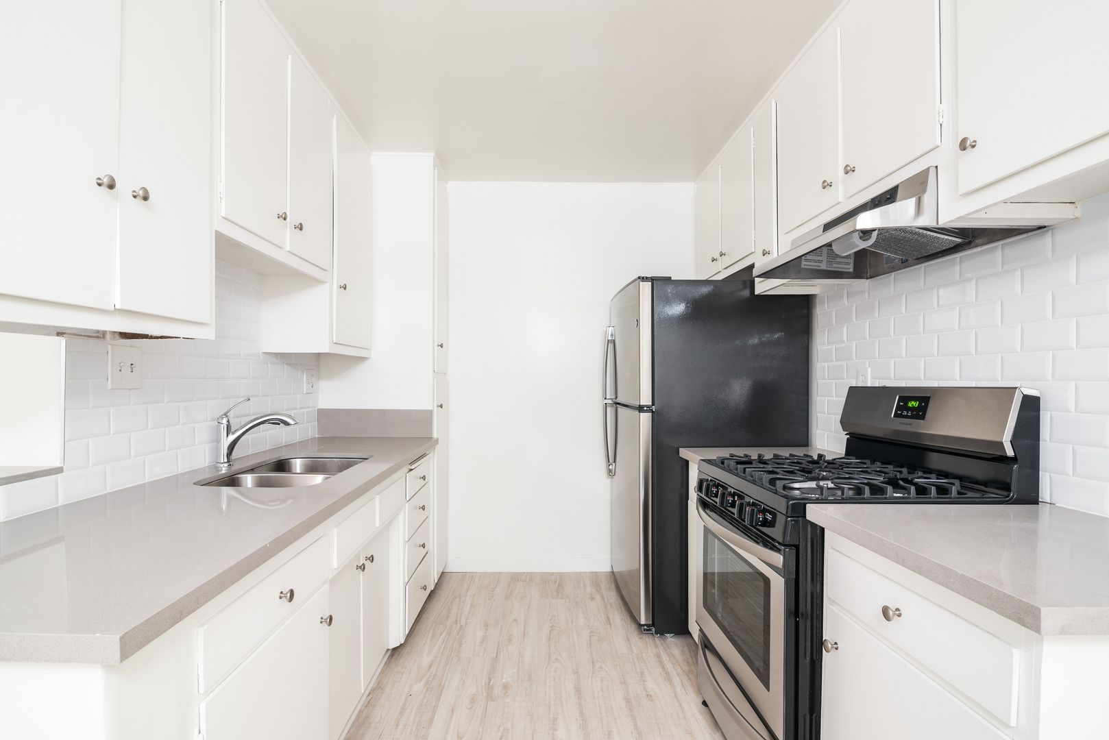 WEST HOLLYWOOD Apartment: 7540 HAMPTON AVE.