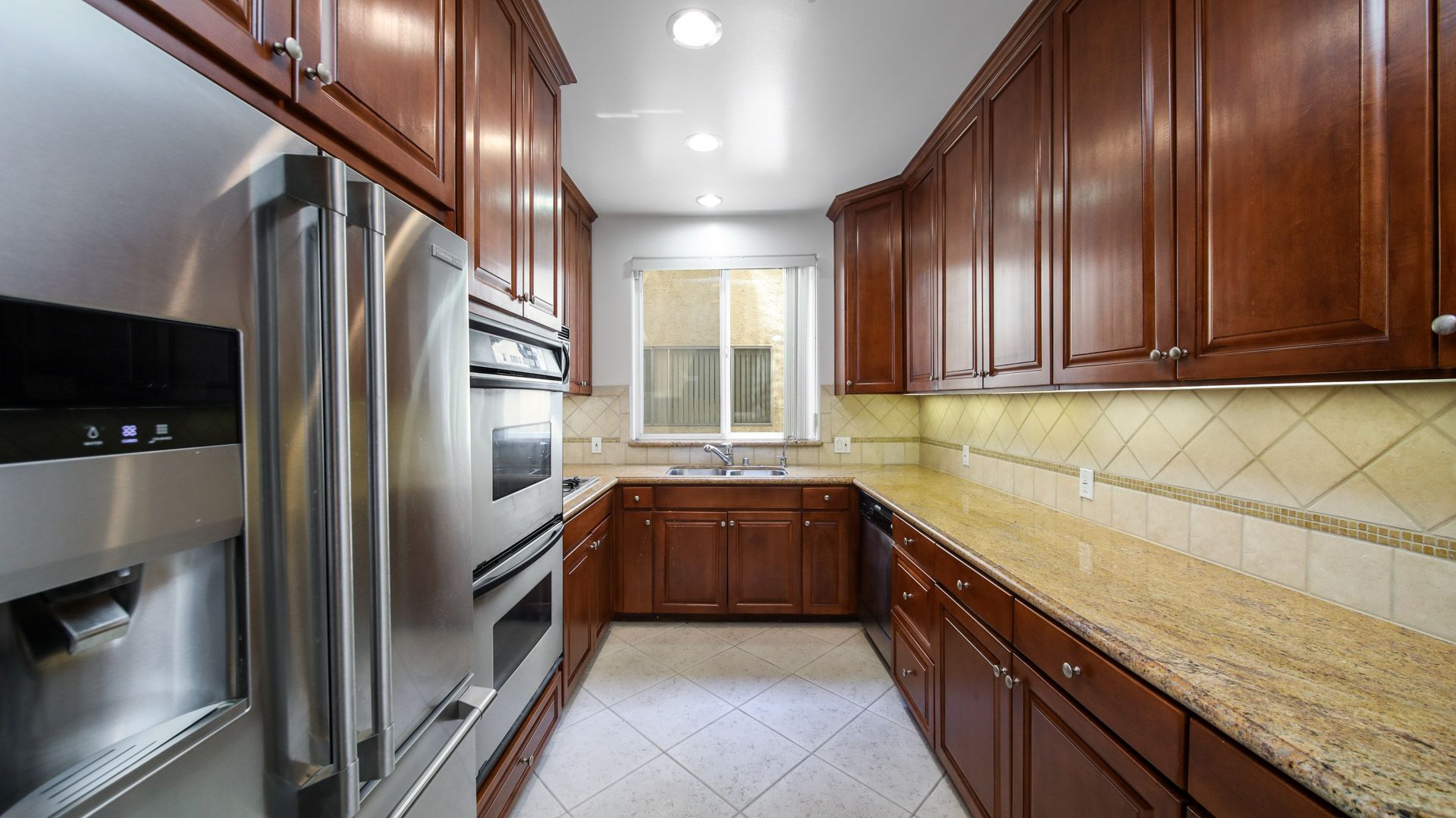 LOS ANGELES Apartment: 2306 FOX HILLS DRIVE