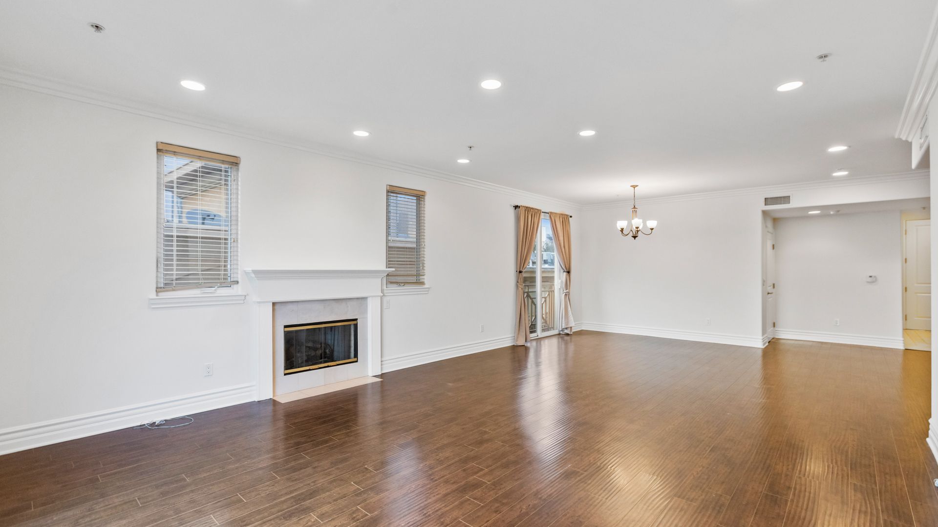 LOS ANGELES Apartment: 2306 FOX HILLS DRIVE