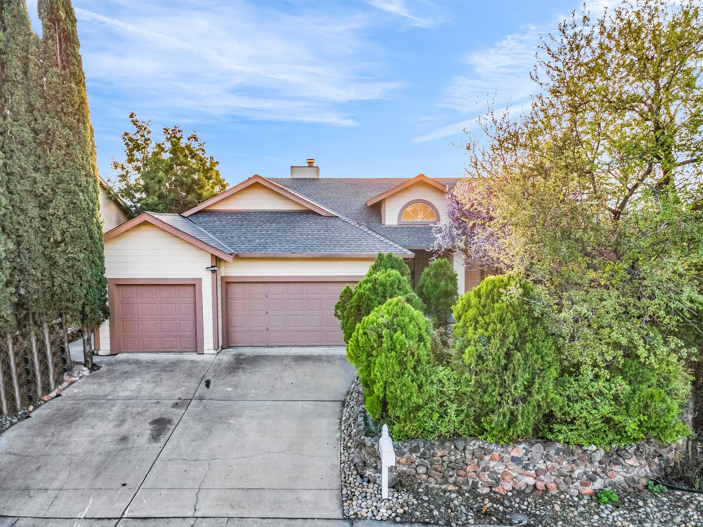 Concord House: 410 Highland Court