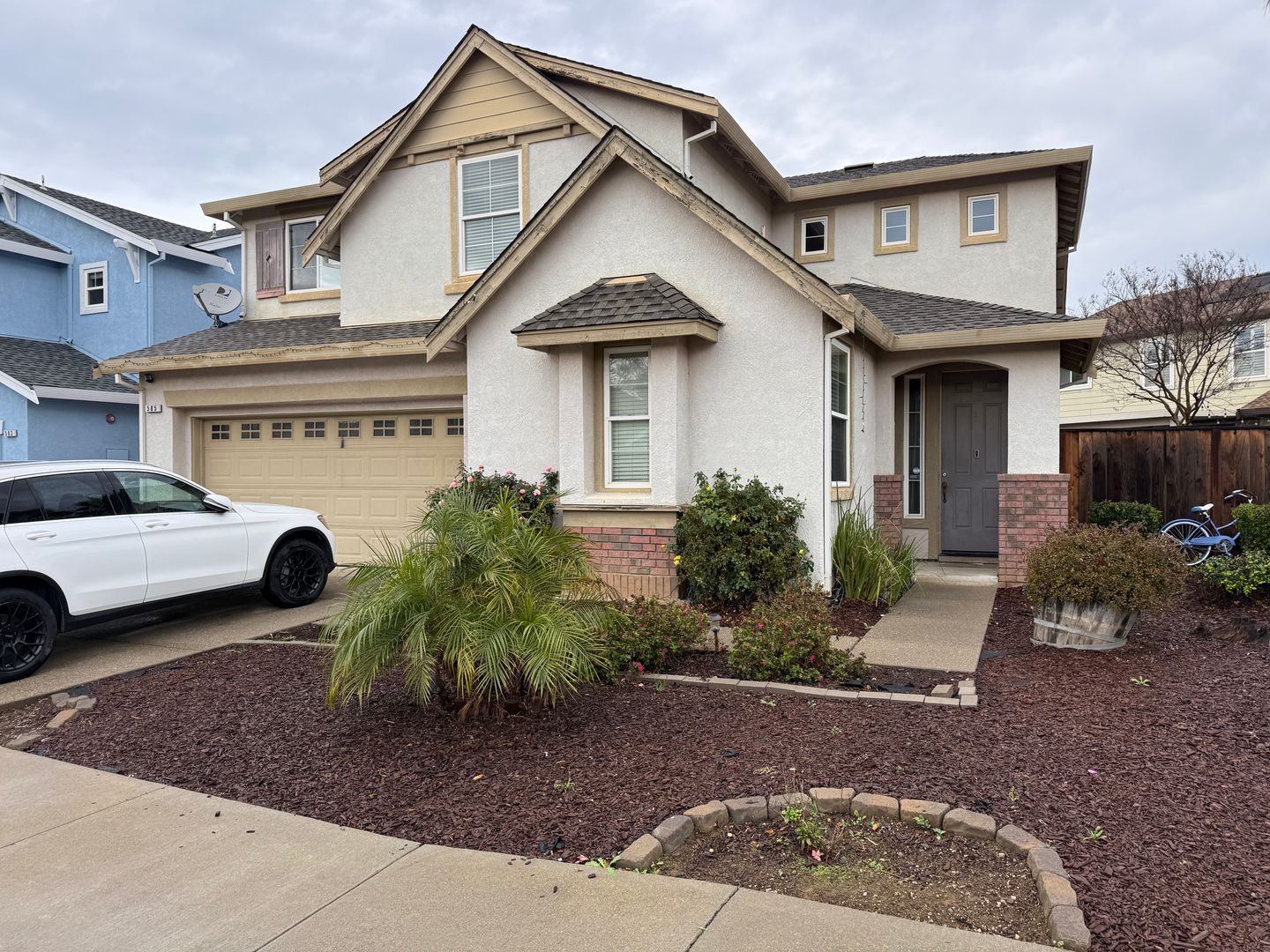 Brentwood House: 585 Ash Street