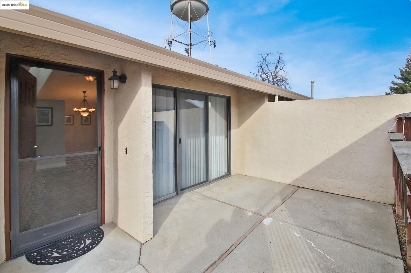 Brentwood House: 923 Villa Terrace