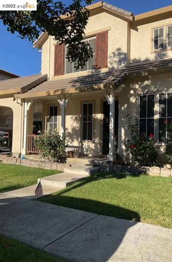 Brentwood House: 100 Heritage Way