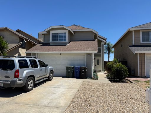BEAUTIFULLY MAINTAINED UNIT! FRESH INTERIOR AND EXTERIOR PAINT. LOW MAINTENANCE YARD, REAR DECKING AND FULLY FENCED.