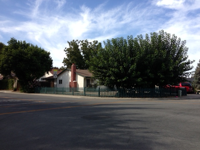 Tracy House: 425 N. Hickory Avenue