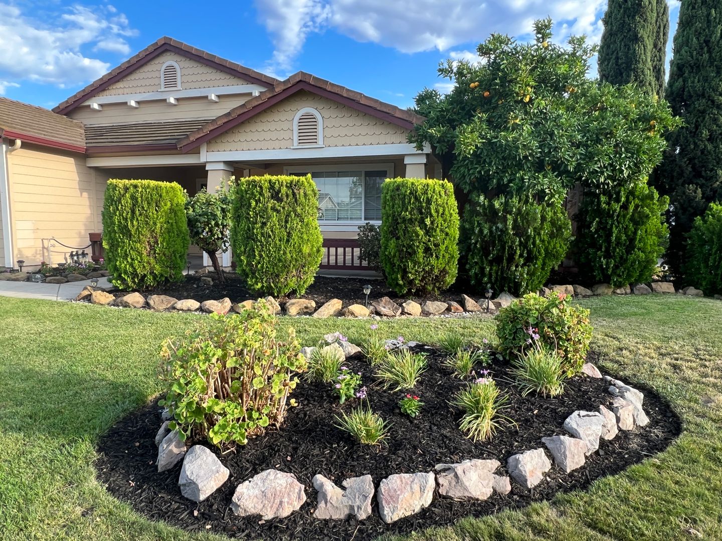 Oakley House: 1511 Coventry Drive