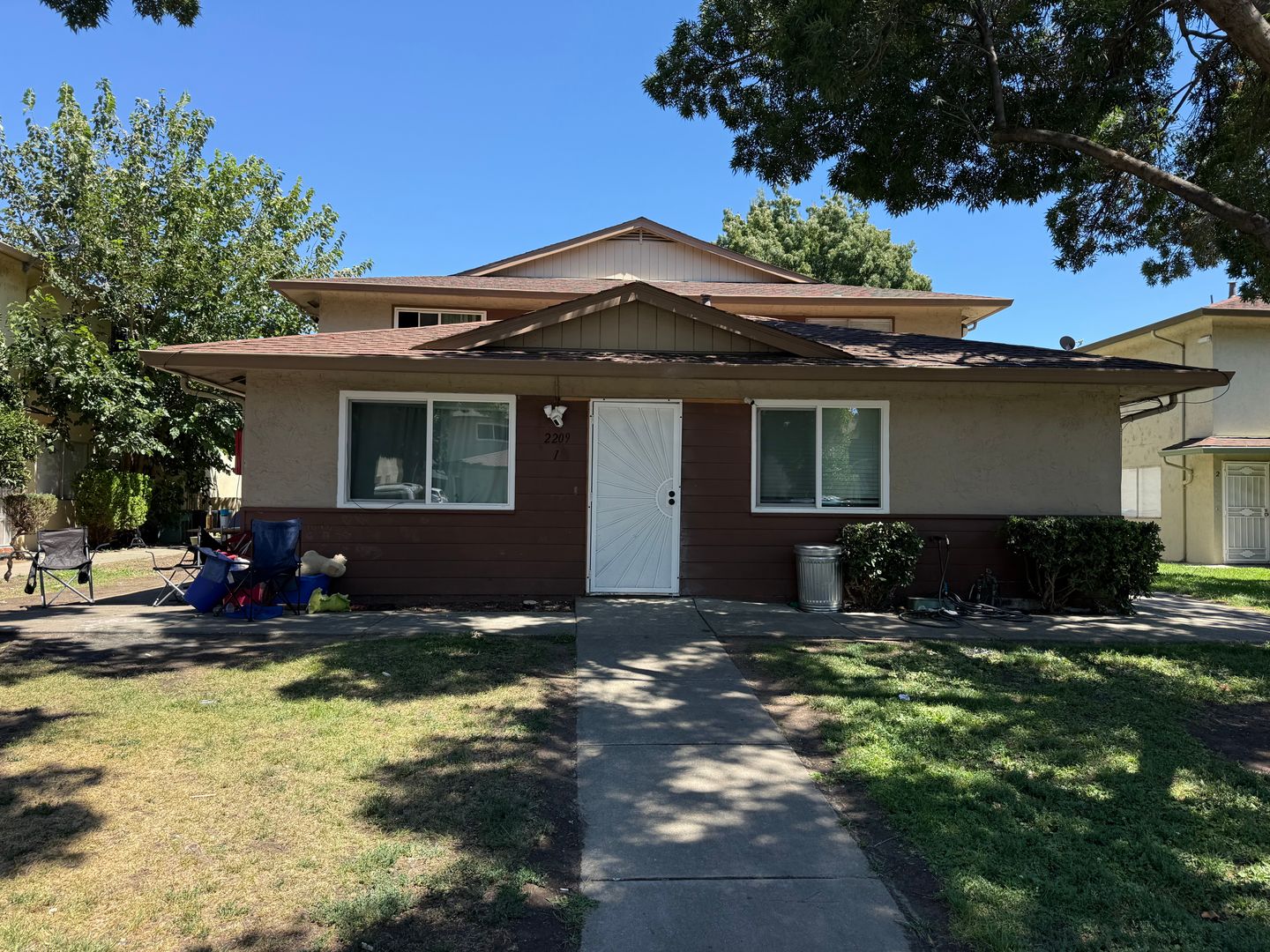 Antioch House: 2209 L St #B