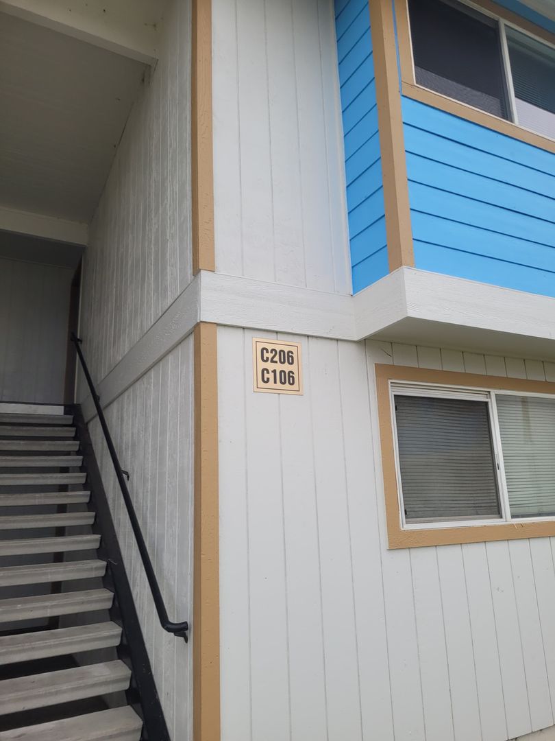 Kennewick Apartment: 601 S. Kent St.
