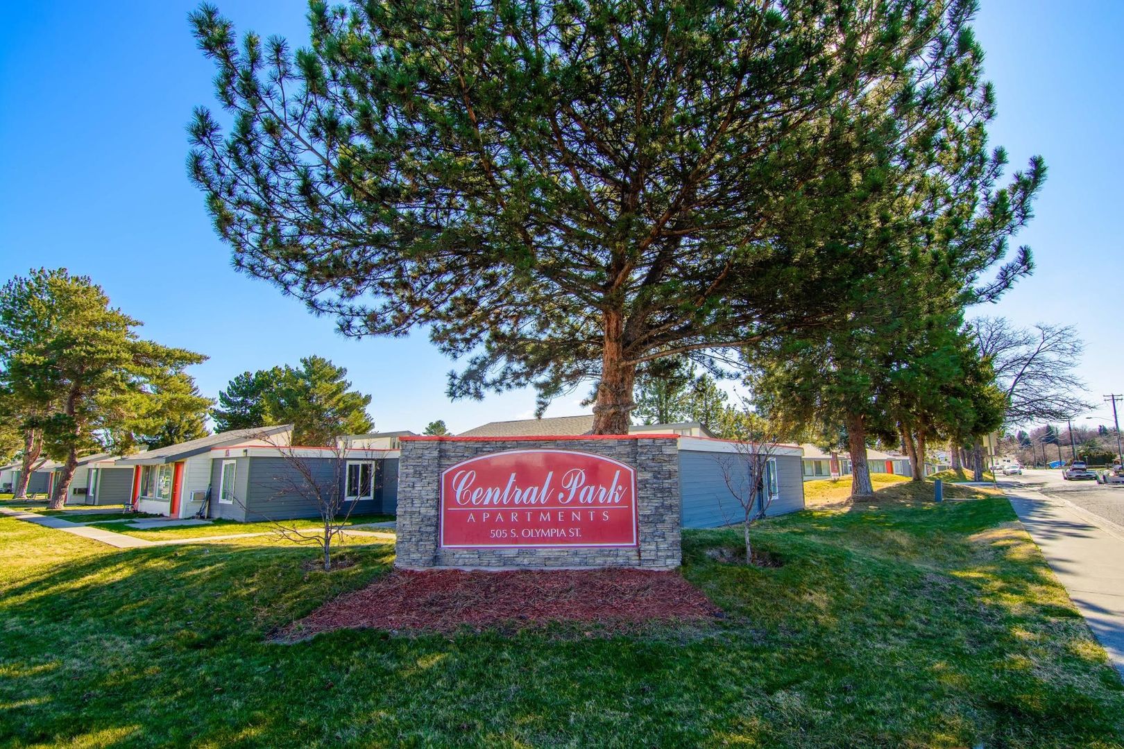 Kennewick Apartment: 505 S. Olympia St