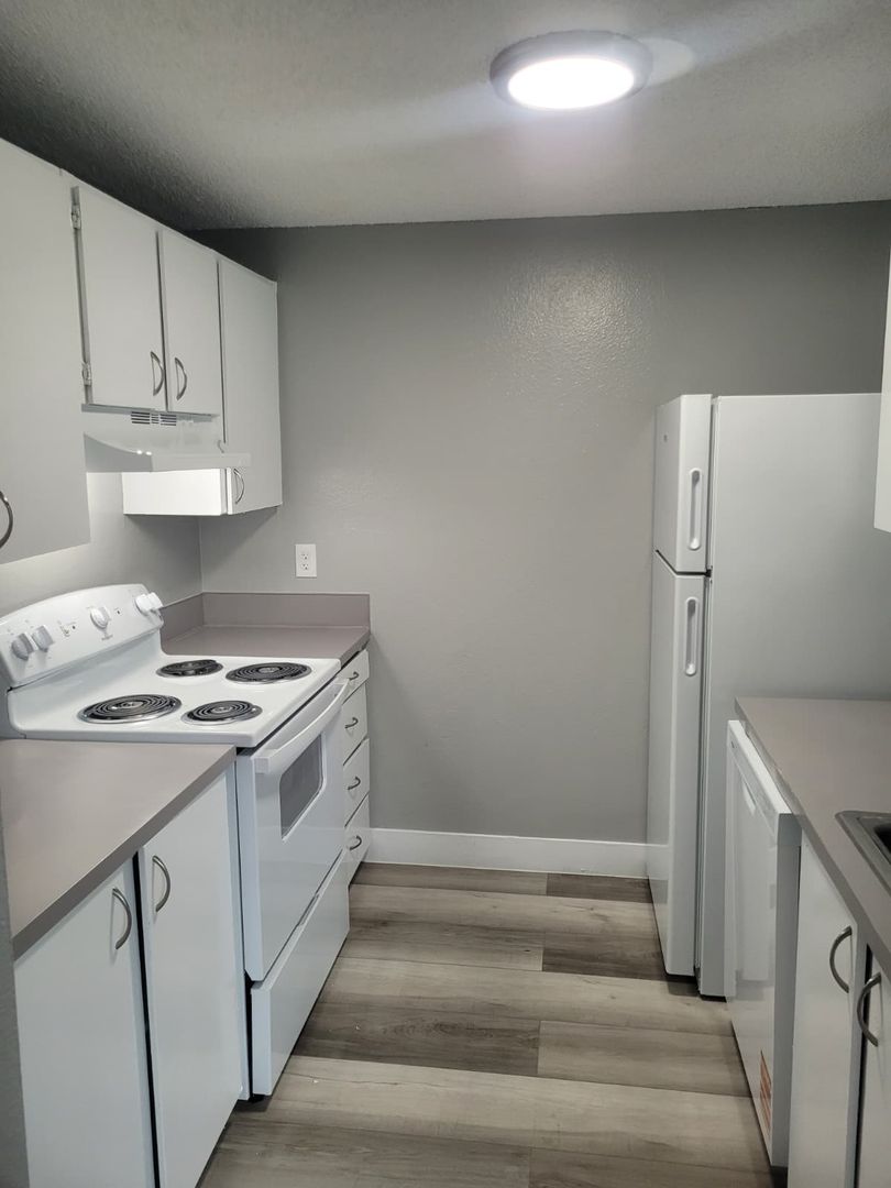 Kennewick Apartment: 601 S. Kent St.