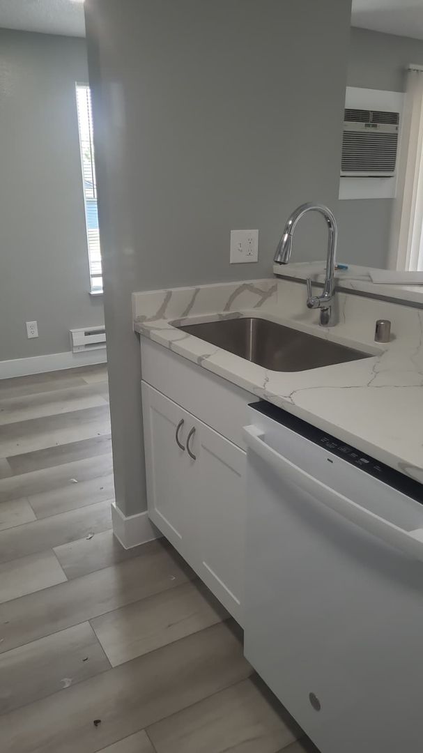 Kennewick Apartment: 601 S. Kent St.