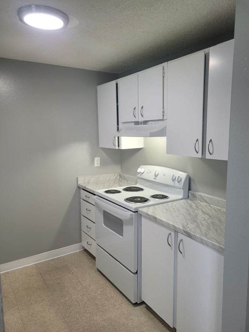 Kennewick Apartment: 601 S. Kent St.