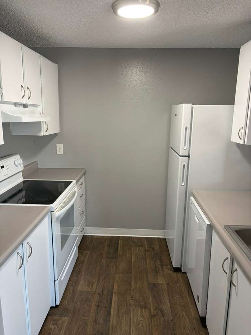 Kennewick Apartment: 601 S. Kent St.