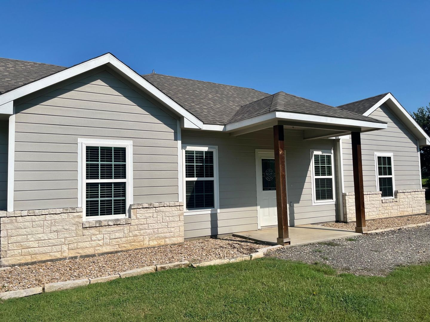 Cleburne House: 2332 CR 314 - 2332 CR 314