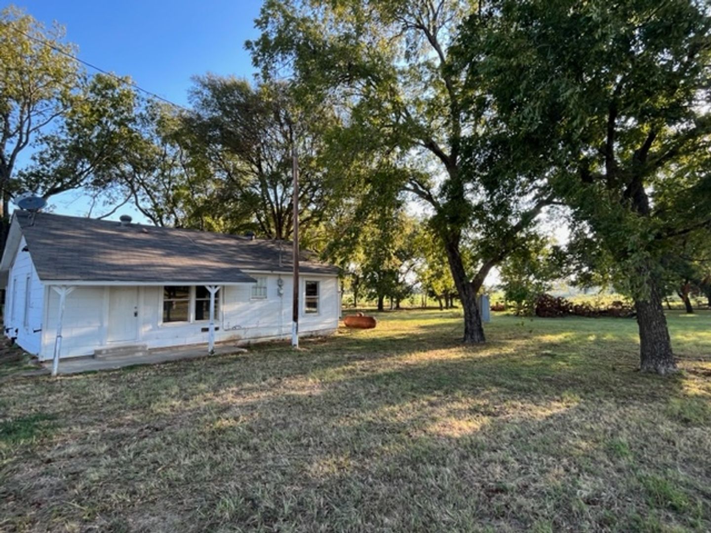 Cleburne House: 3569 CR 312