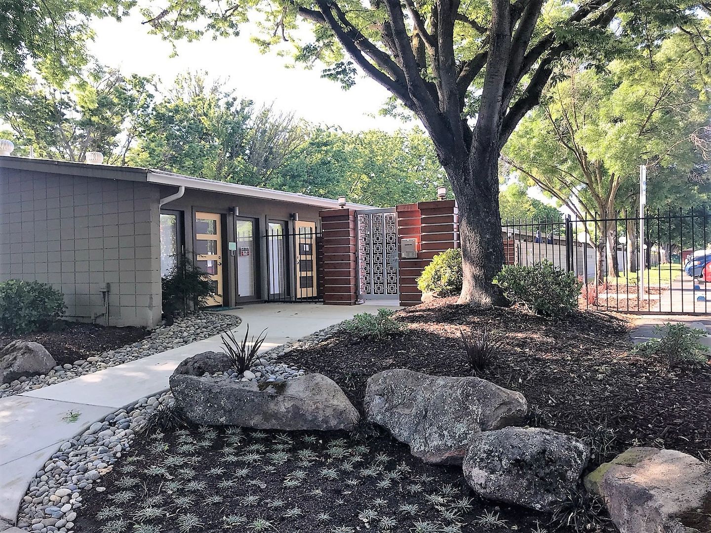 Modesto Apartment: 2012-2100 Wylie Dr.