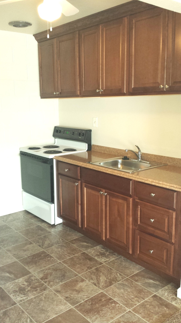 Modesto Apartment: 2012-2100 Wylie Dr.