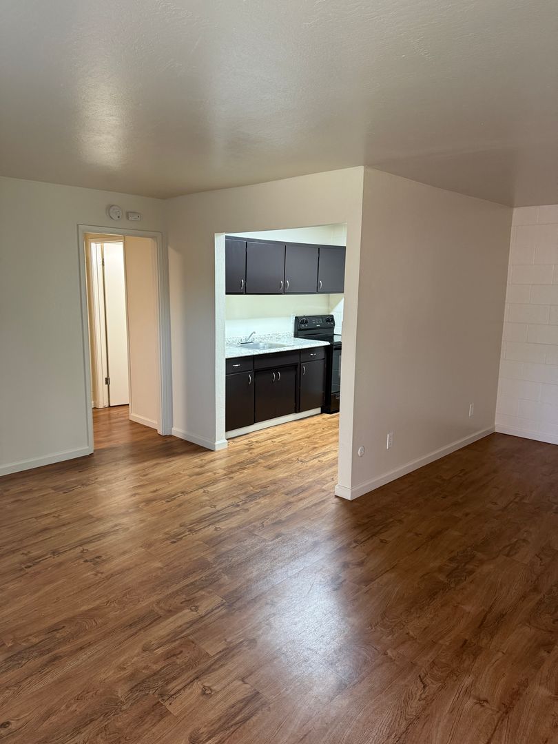 Modesto Apartment: 2012-2100 Wylie Dr.