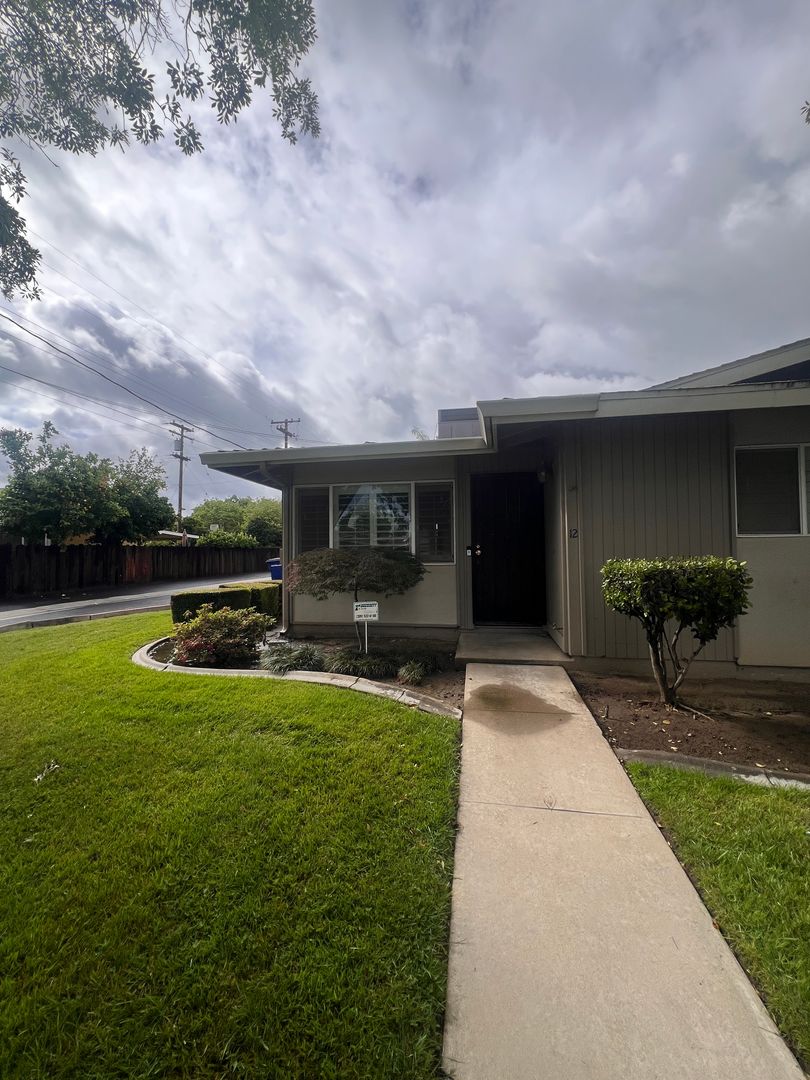Modesto House: 2700 MacDougal St. #12