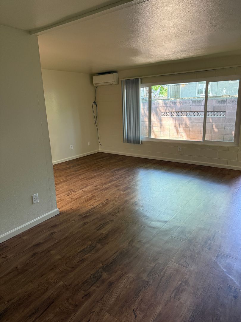 Modesto Apartment: 2012-2100 Wylie Dr.