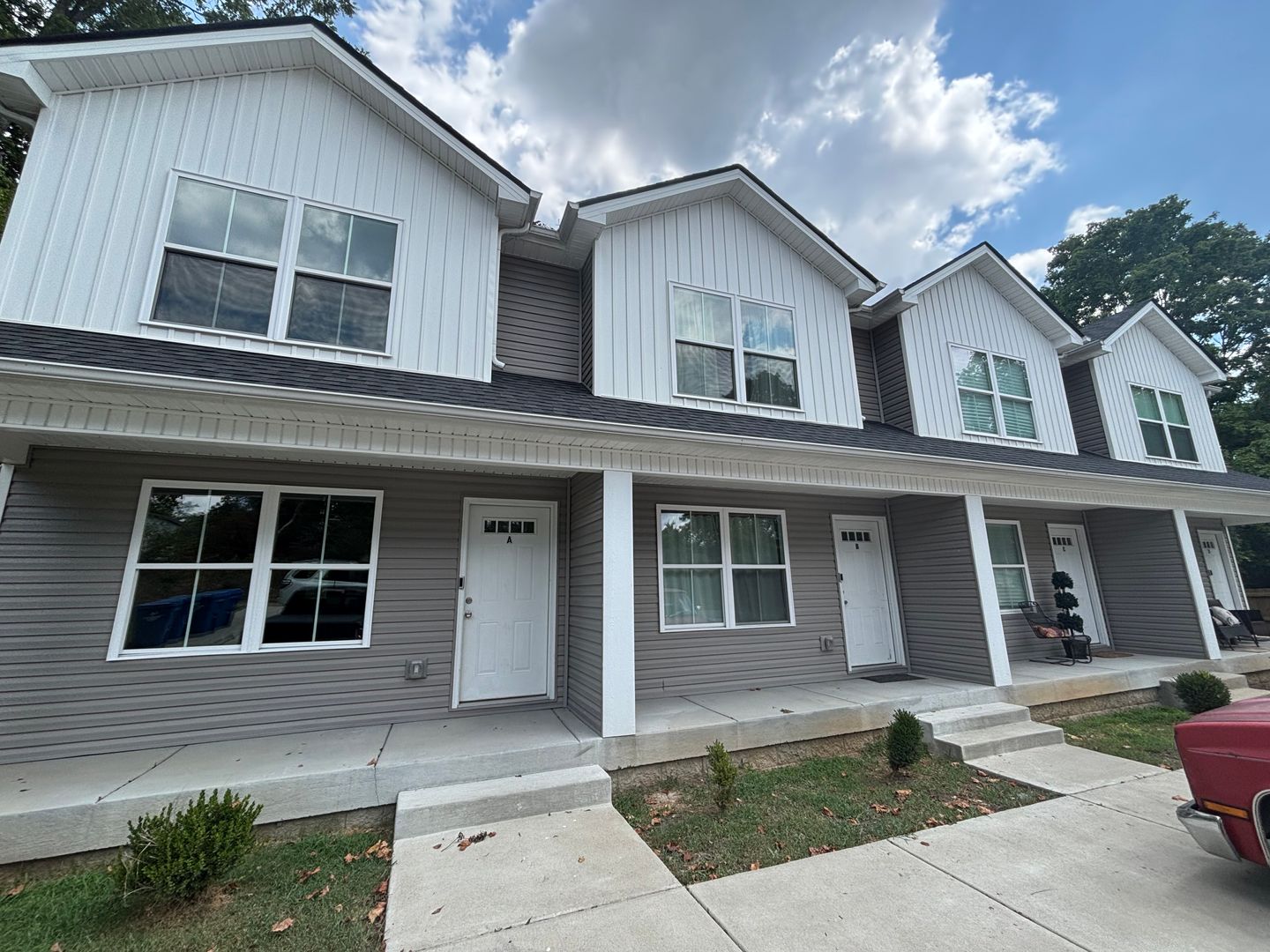 Clarksville Townhome: 2073 N Ford St