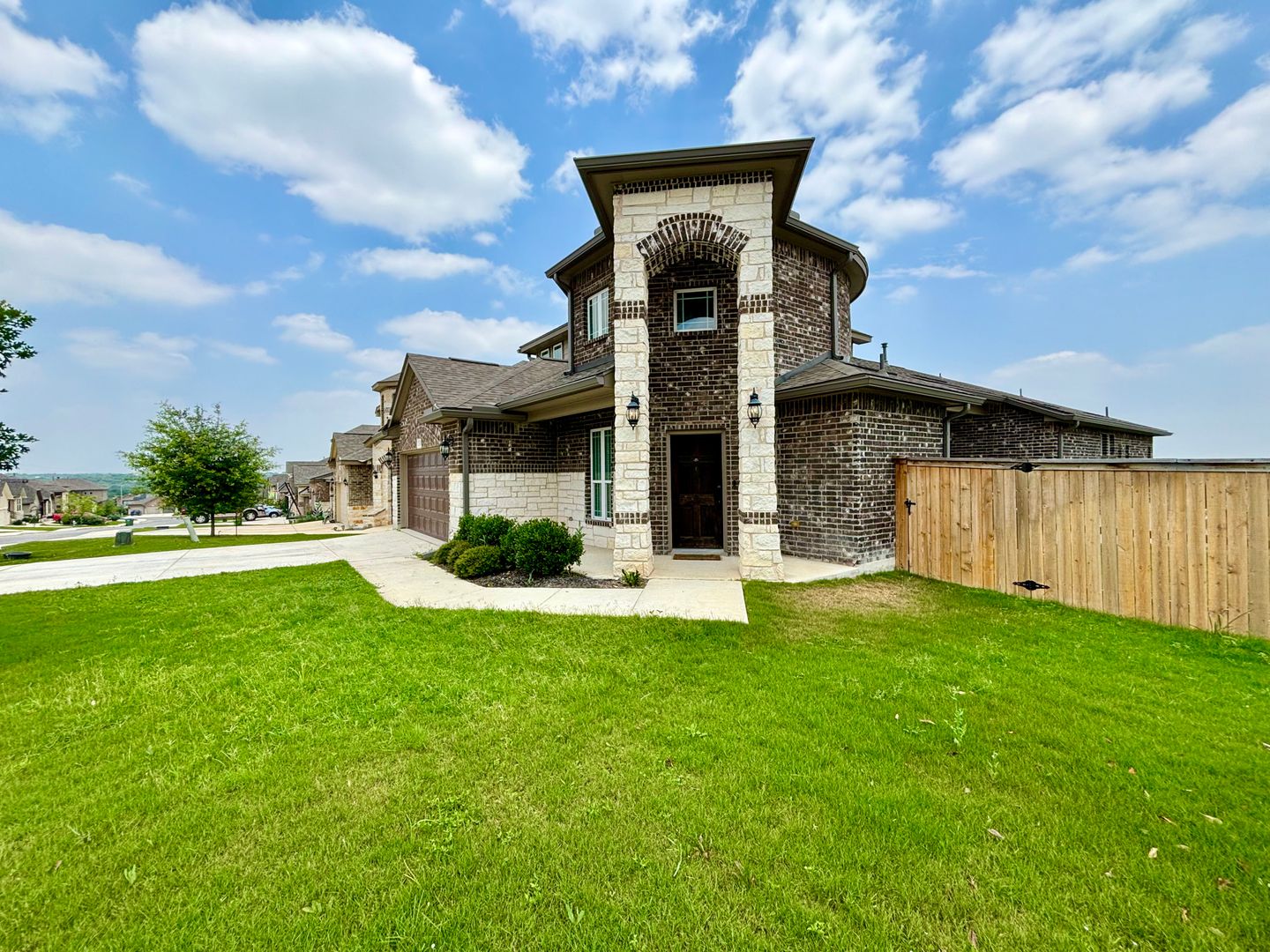 San Antonio House: 1638 Brass Cyn.