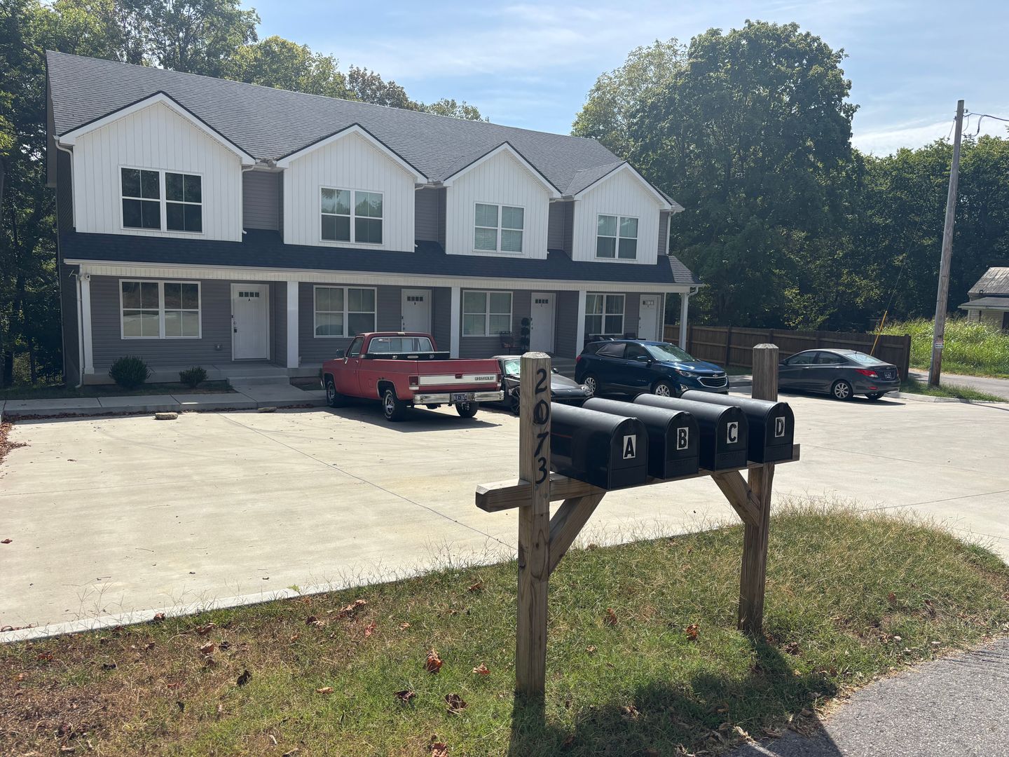 Clarksville Townhome: 2073 N Ford St