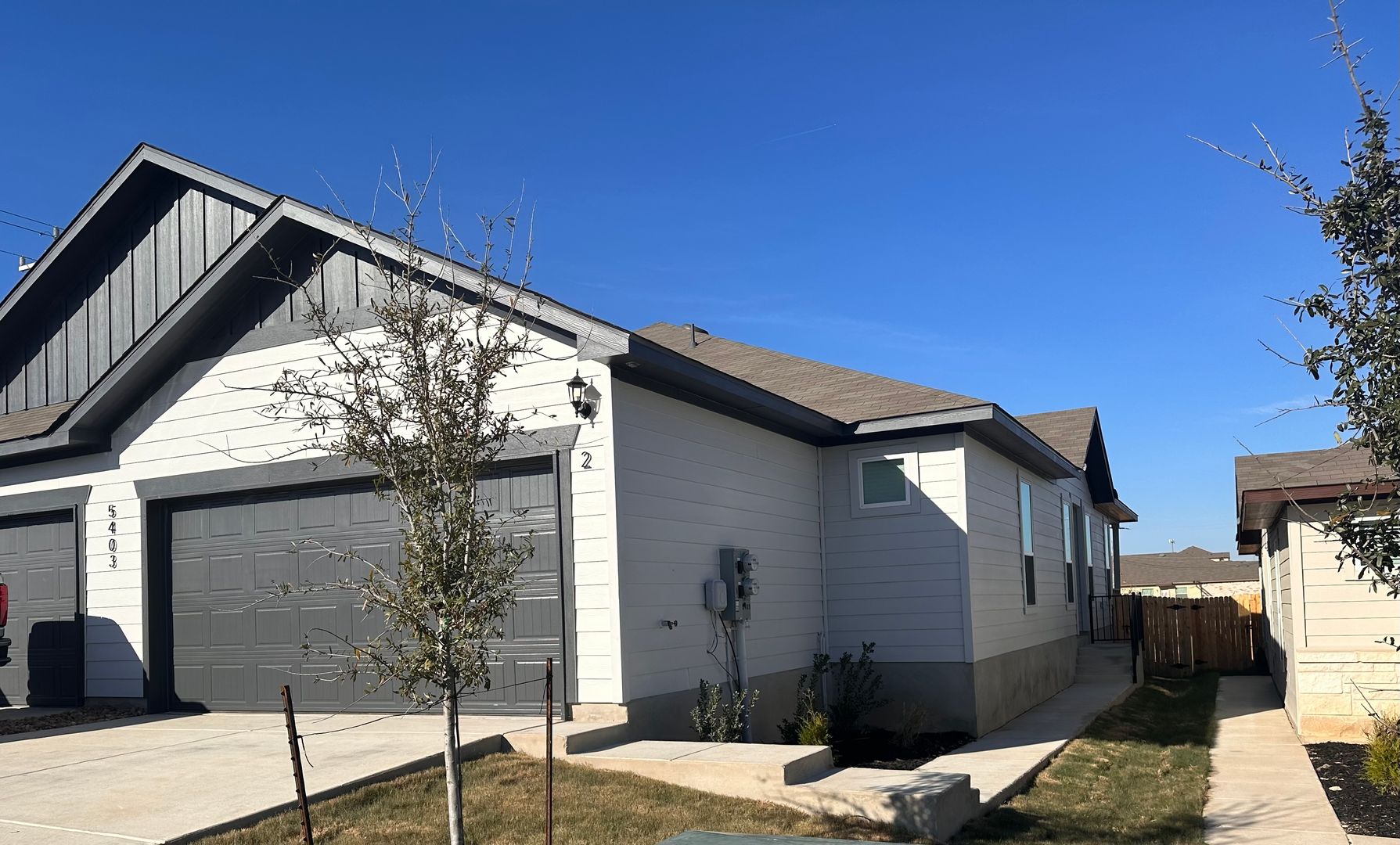 Converse Townhome: 5403 Devils Gate Unit 2