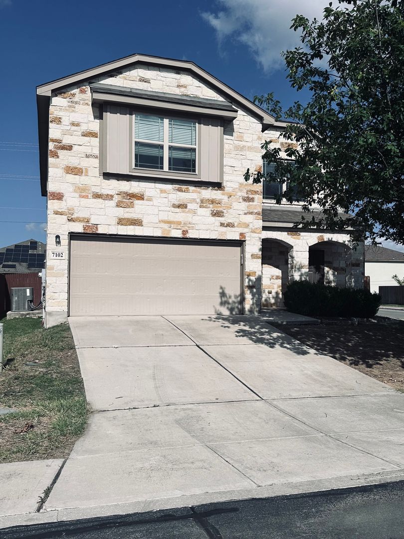 San Antonio House: 7102 Hibiscus Fls