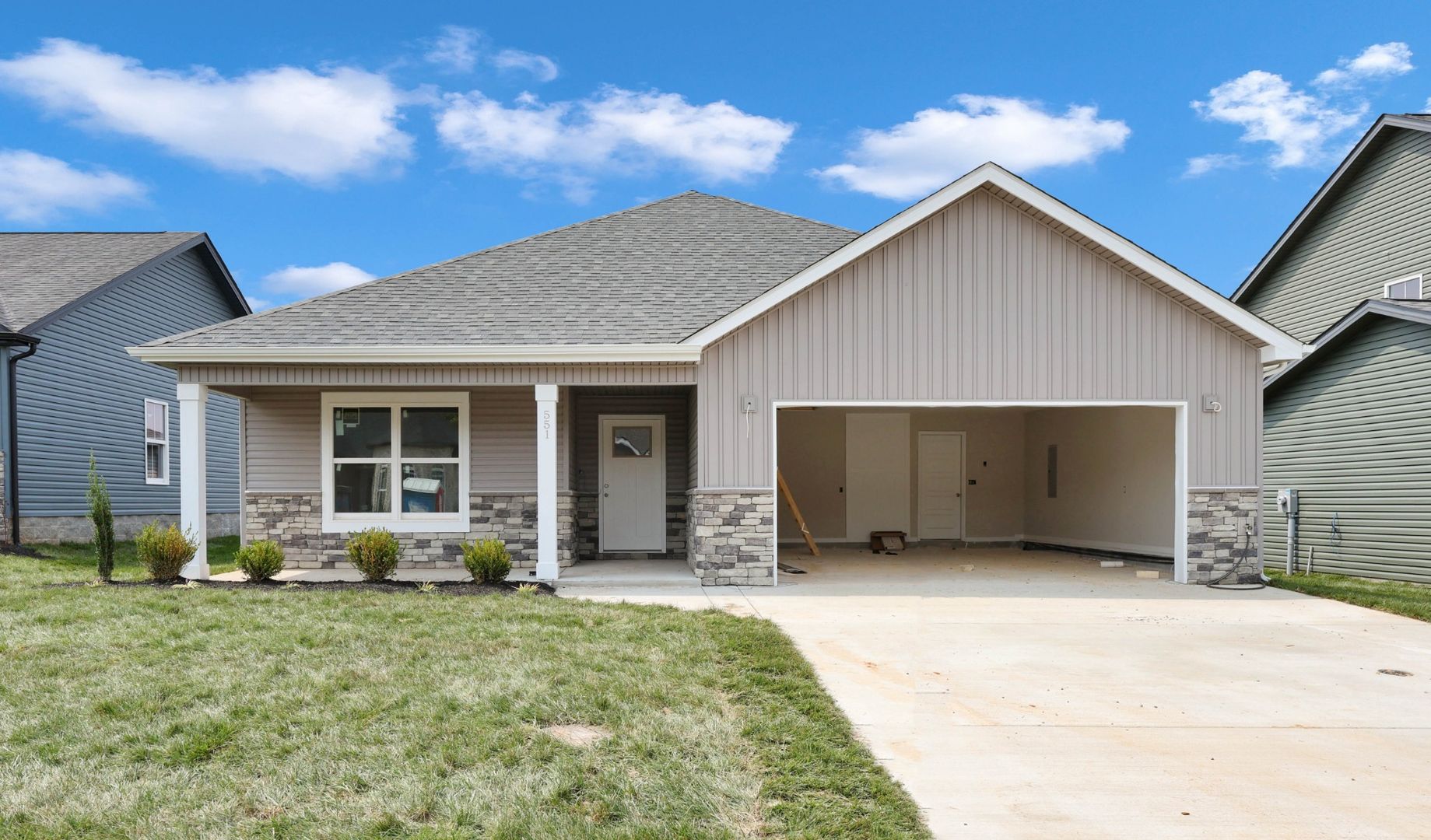 Clarksville House: 551 Ayden Lane