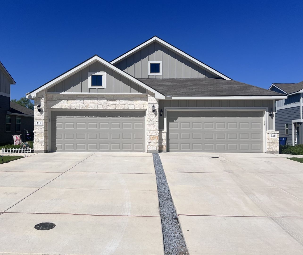 Cibolo Townhome: 321 Caleb Court