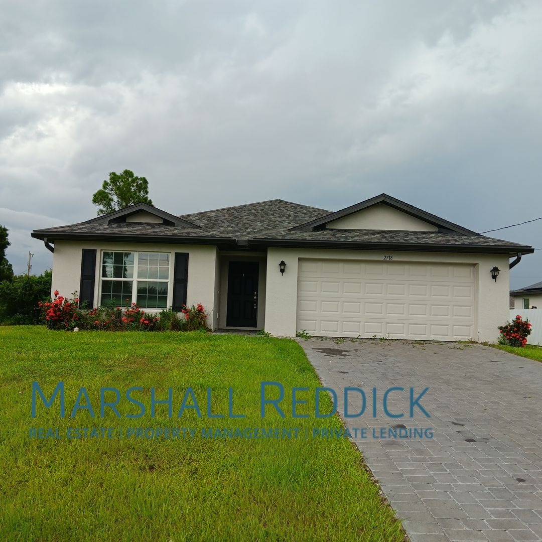 Lehigh Acres House: 2718 5th St SW