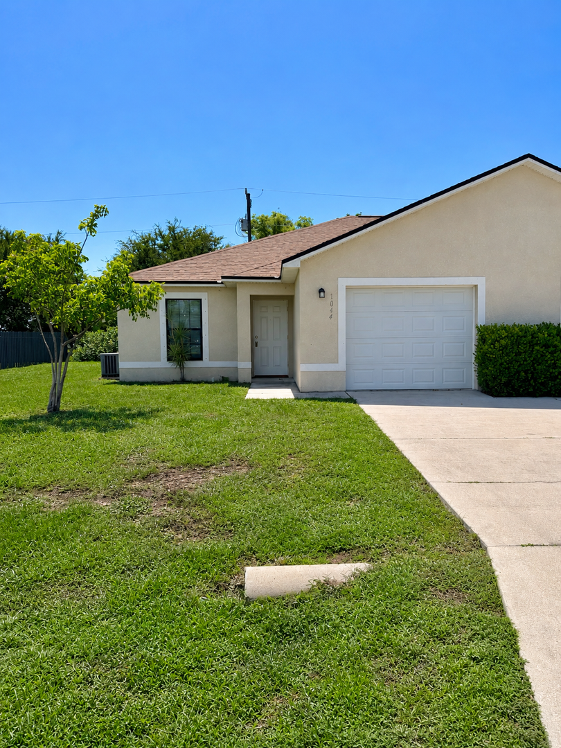 Cape Coral Multiplex: 1044 NE 8th Pl