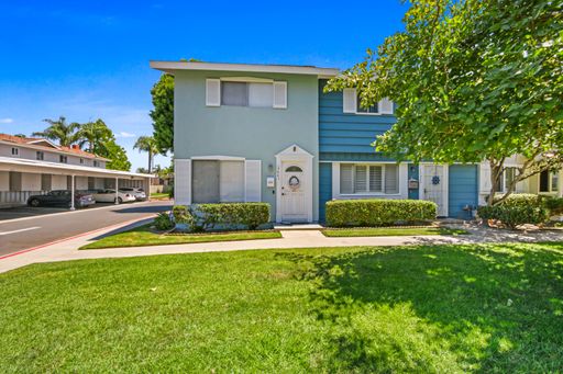 Live the Coastal Dream in Huntington Beach – Modern 2-Bedroom End-Unit Townhome – photo 1