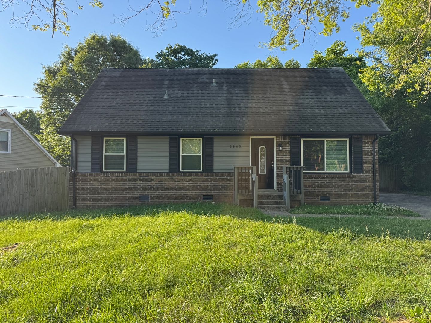 Clarksville House: 1845 Palamino Dr